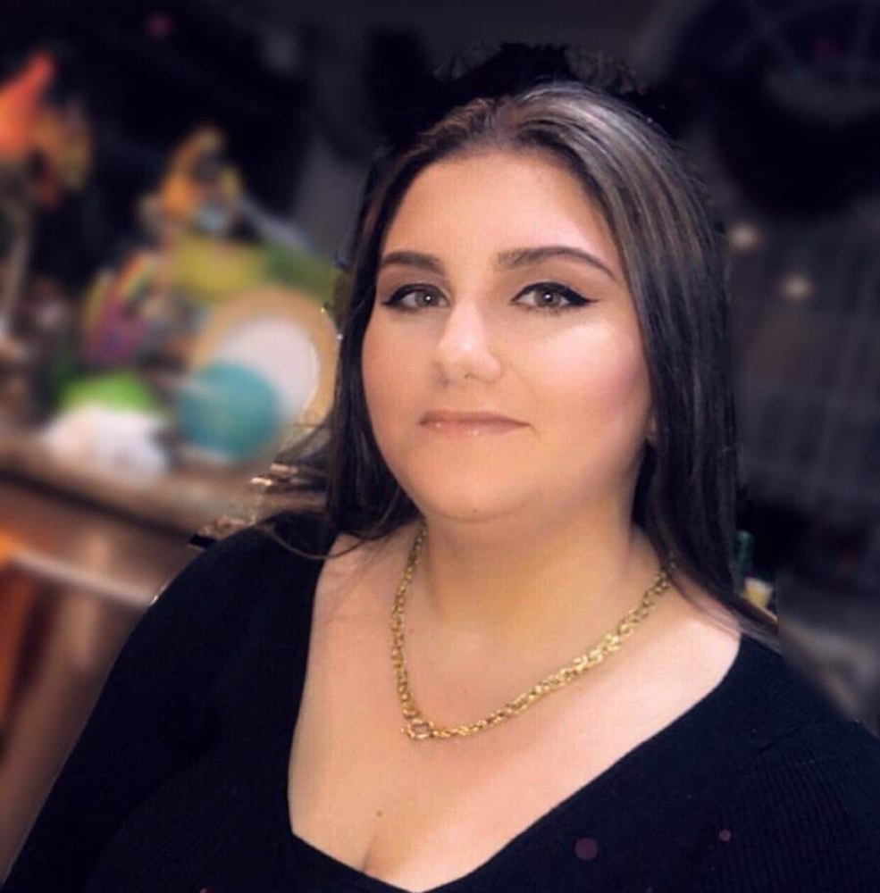 Meet your Posher, Nely lavinia